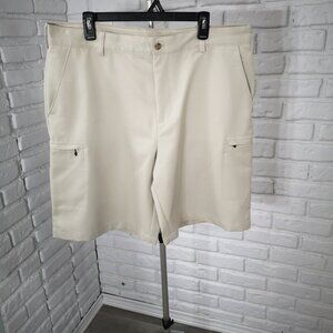 Izod Golf Men's Size 38 Cream Zipper & Button Closure Straight Fit Shorts